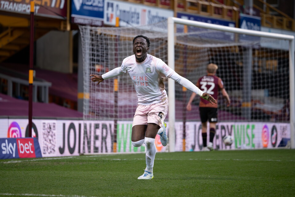 Brendan Wiredu vs Bradford