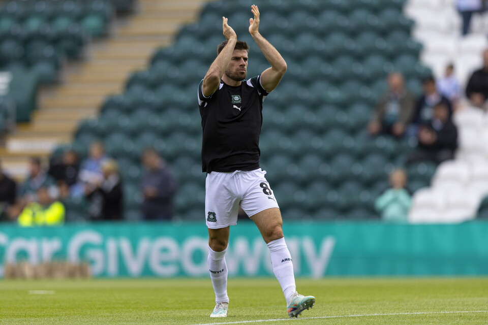 Match Gallery | Barnsley (H)