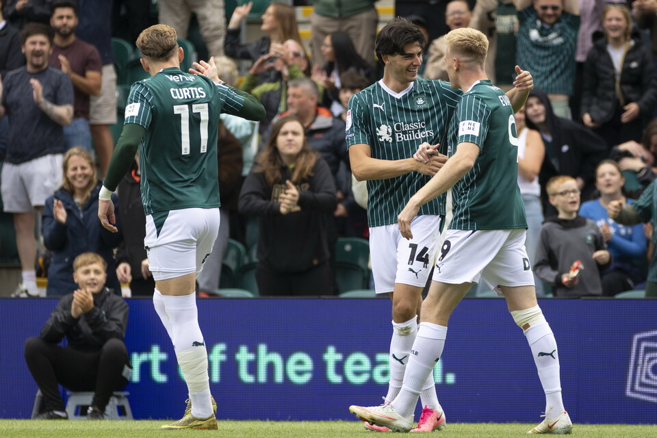 Match Gallery | Barnsley (H)