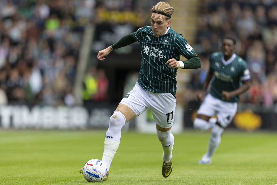 Match Gallery | Barnsley (H)