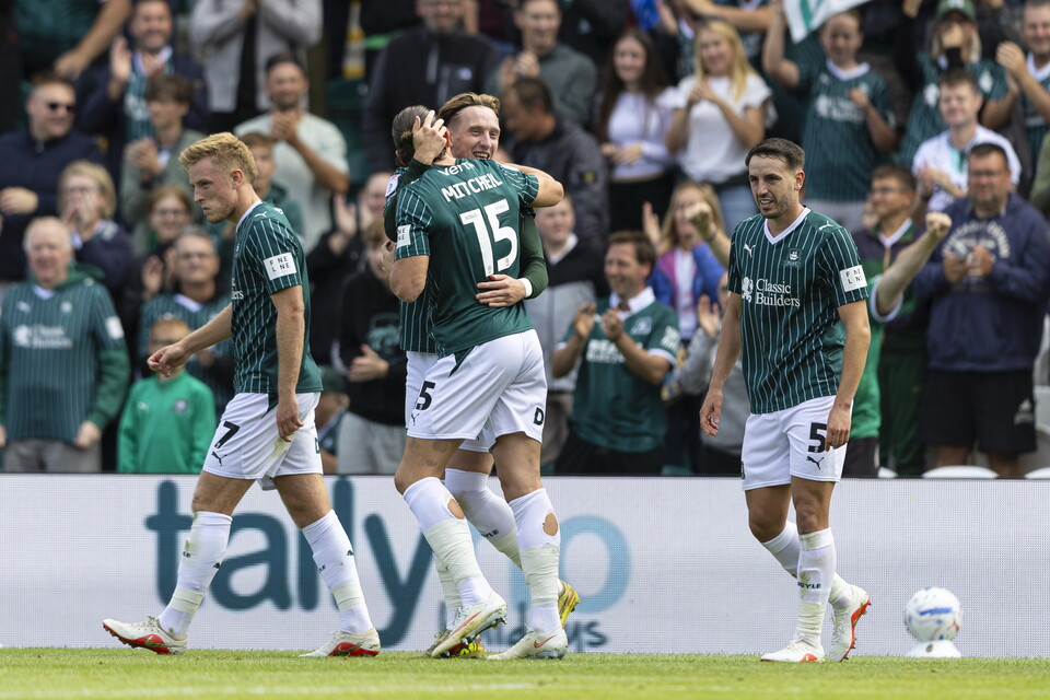 Match Gallery | Barnsley (H)