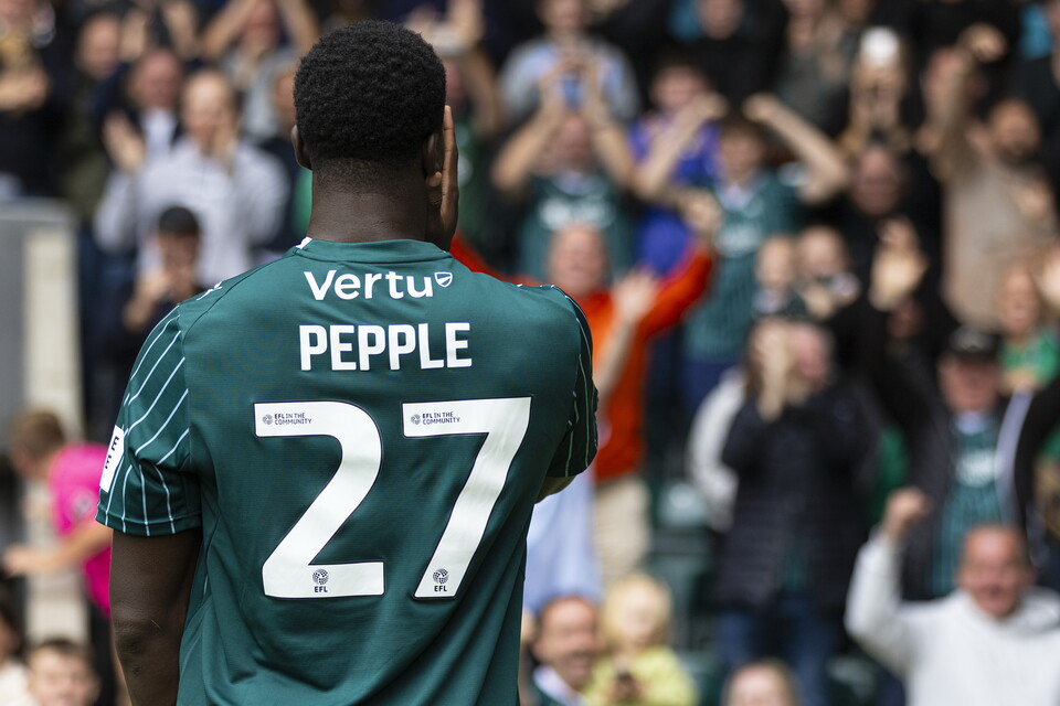 Match Gallery | Barnsley (H)