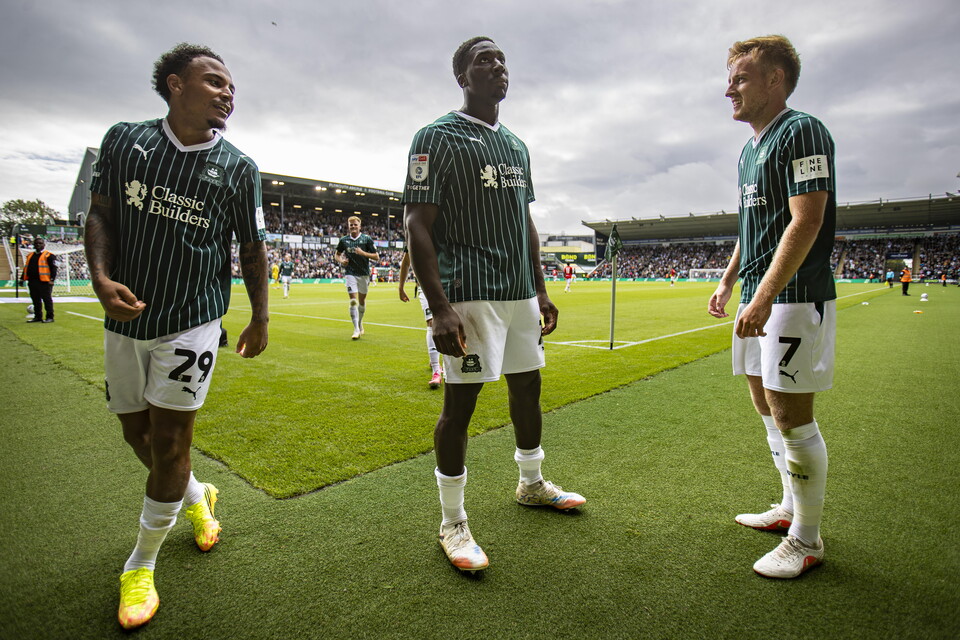 Match Gallery | Barnsley (H)