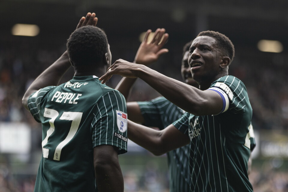 Match Gallery | Barnsley (H)