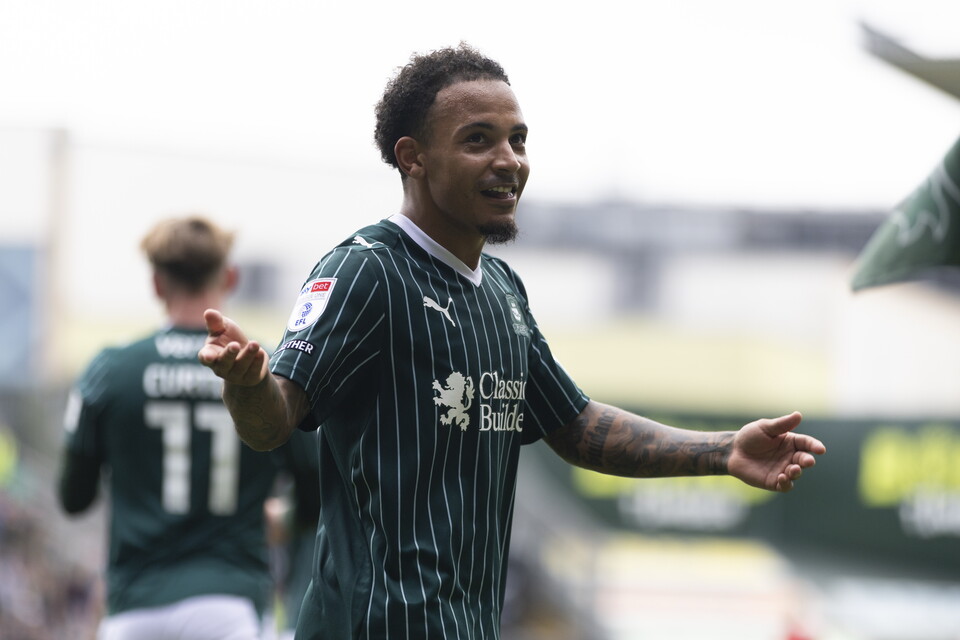 Match Gallery | Barnsley (H)