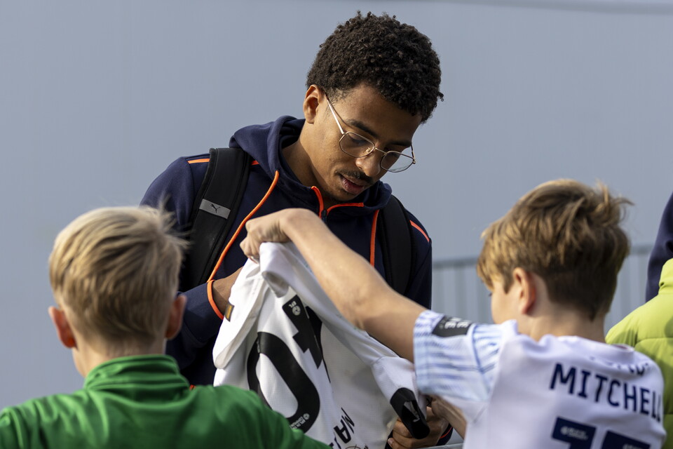 Match Gallery | AFC Wimbledon (H)