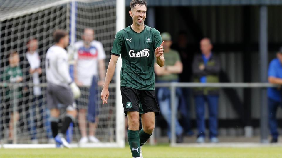 Ryan Hardie celebrates goal