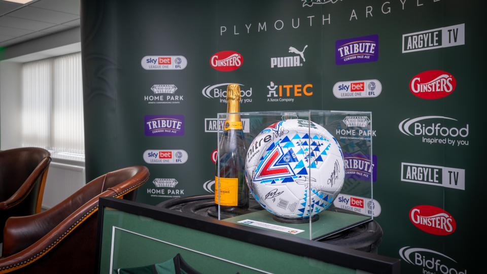 Sponsors' champagne in Club Argyle