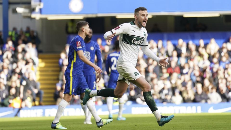 Macaulay Gillesphey vs Chelsea