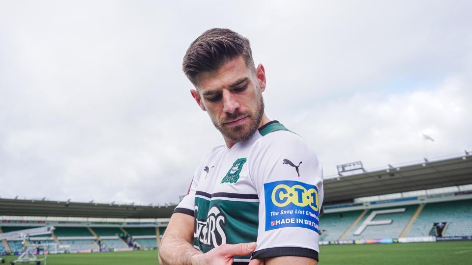 Joe Edwards modelling CT1 shirt sleeves