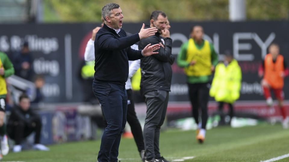 Steven Schumacher gives instructions