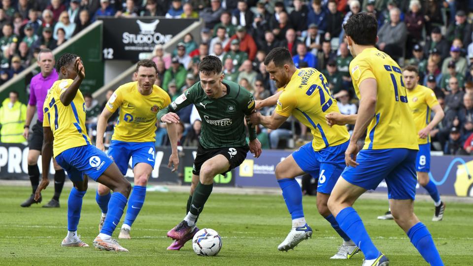 Hardie is crowded out by Sunderland