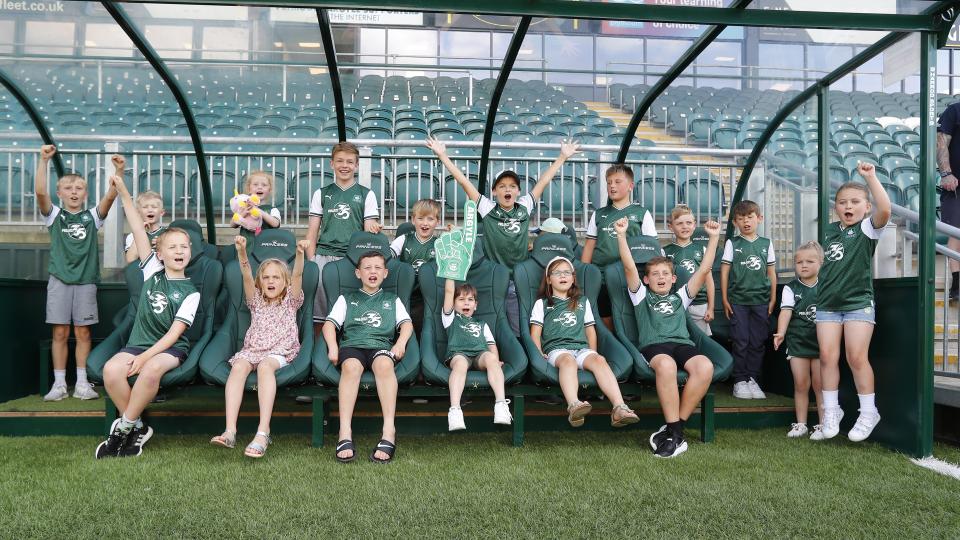 Princess Yachts families receive 22/23 home shirts