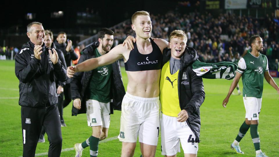 Sam Cosgrove celebrates at full time