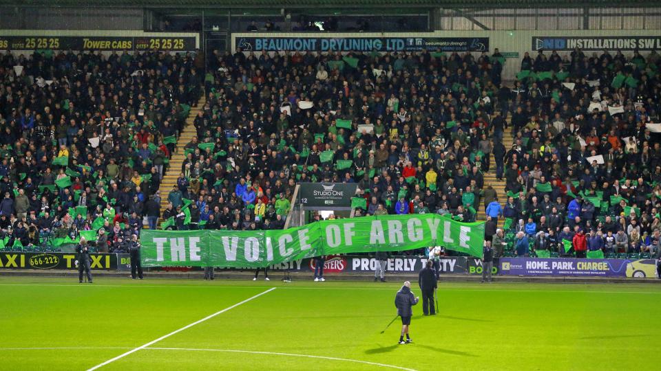 Green Army pay tribute to Sparksy