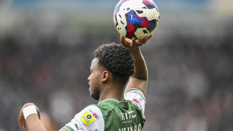 Bali Mumba takes a throw in