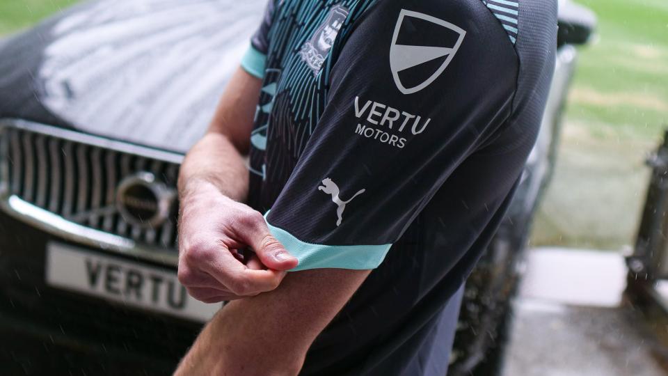 Vertu Motors sign Pilgrims partnership