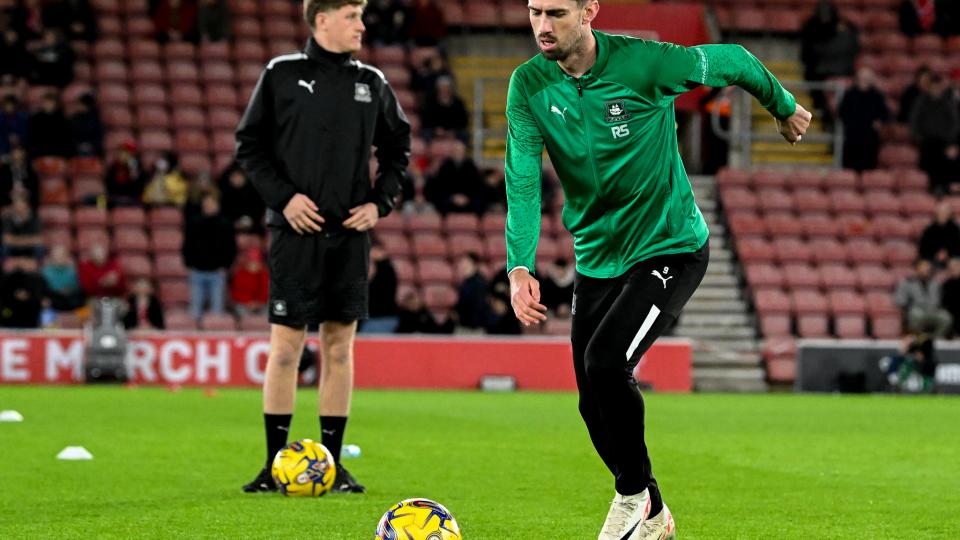 Ryan Hardie warming up