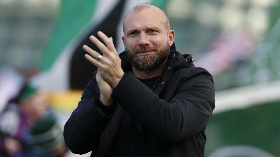 Ian Foster applauding 