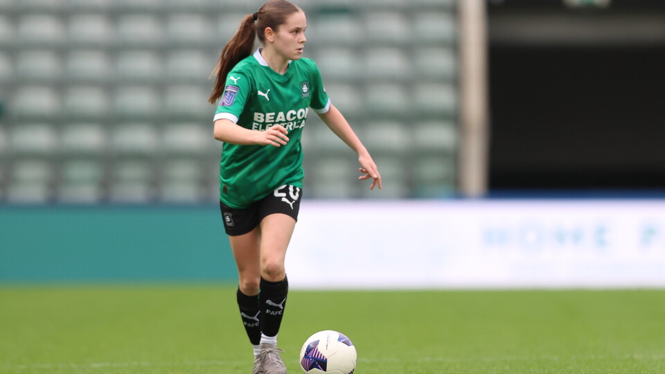 Argyle women's player on the ball
