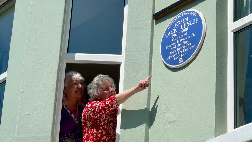 Blue Plaque for Jack Leslie