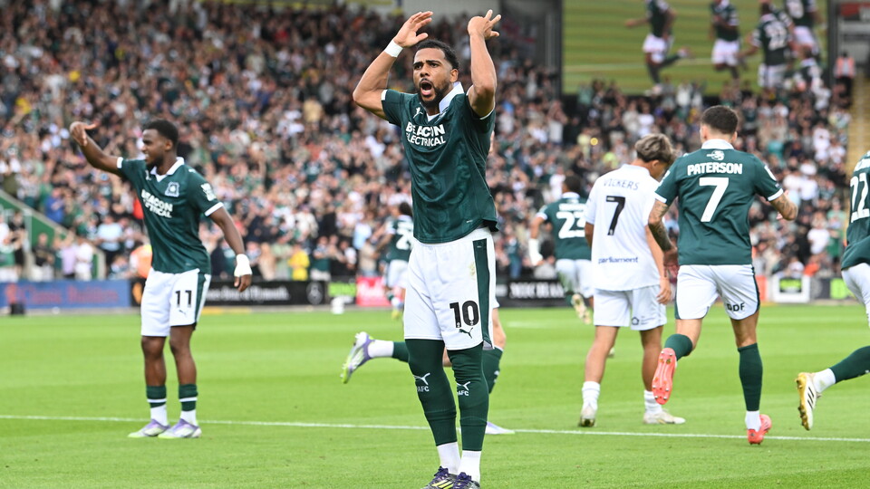 Match Gallery | Barnsley (H)