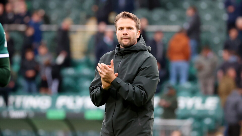 Tom Cleverley clapping