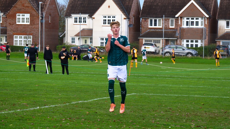 Fletcher Poole scores for Argyle against Newport County.