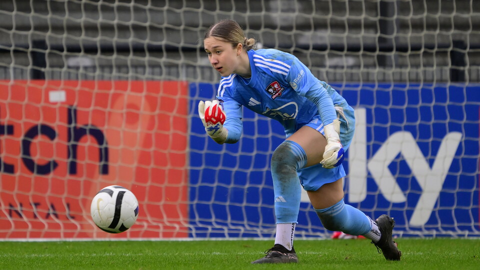 New signing Olivia Giles playing for Exeter City.