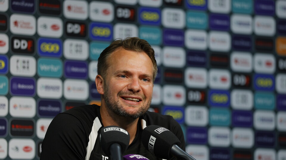 Tom Cleverley in his pre-Stockport press conference