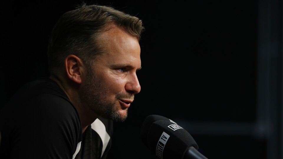 Tom Cleverley in a press conference