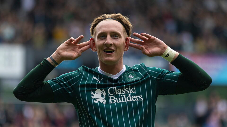 Ronan Curtis vs Barnsley